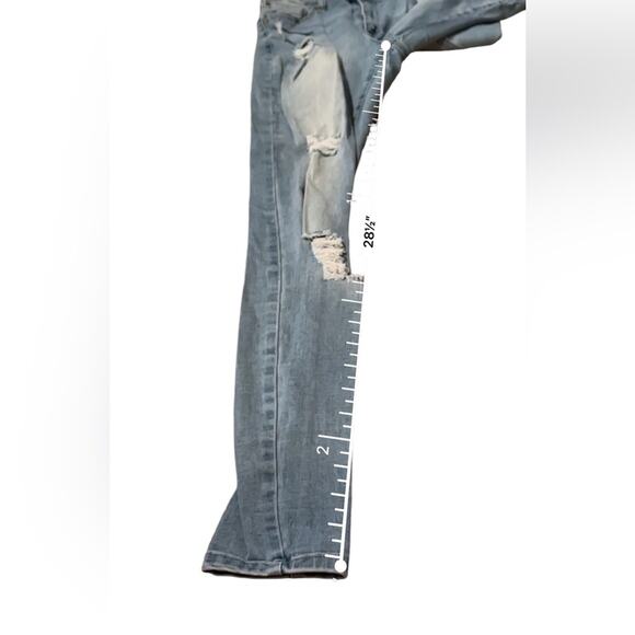 Refuge Mid Rise Light Wash Distressed Skinny Jeans Sz 6 - Picture 9 of 9